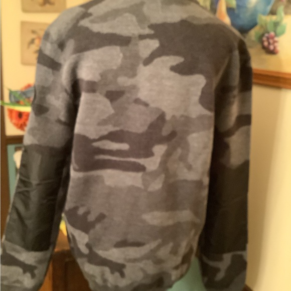 Canada Goose Gray Camo Windbridge Full Zip Sweater Small NWT - Picture 3 of 5